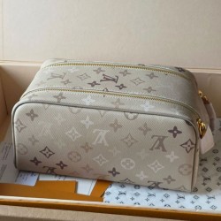 Mirror Quality Replica Louis Vuitton Embossed Cosmetic Pouch M26191 Clone