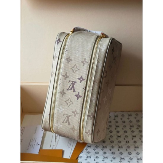 Mirror Quality Replica Louis Vuitton Embossed Cosmetic Pouch M26191 Clone
