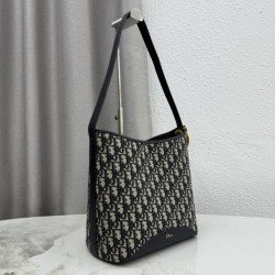 Luxury Replica Dior Médaillon Medium Bucket Bag M1532 Dior Oblique Blue Knockoff Mirror Quality Replica Dior Médaillon Medium Bucket Bag M1532 Dior Oblique Blue Clone