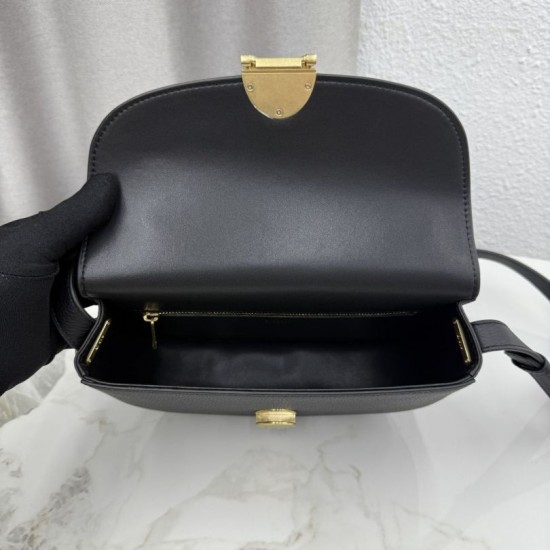 Luxury Replica Dior Medallion Crossbody Bag M3920 Black Knockoff Mirror Quality Replica Dior Medallion Crossbody Bag M3920 Black Clone
