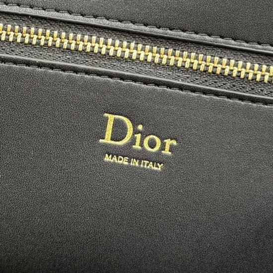 Luxury Replica Dior Medallion Crossbody Bag M3920 Black Knockoff Mirror Quality Replica Dior Medallion Crossbody Bag M3920 Black Clone