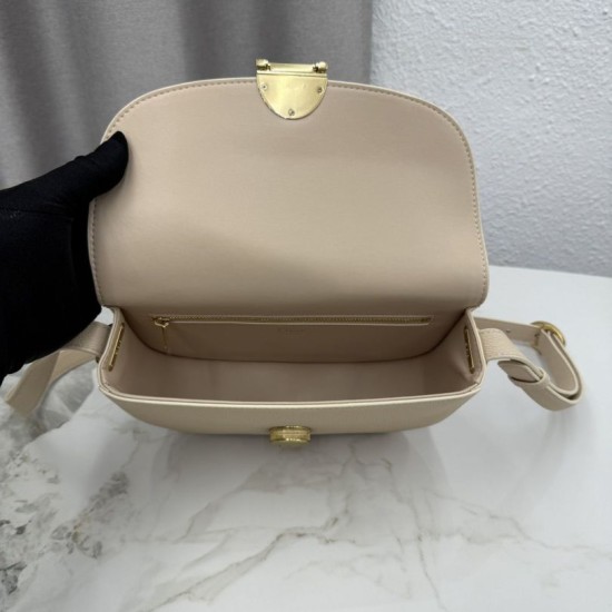 Luxury Replica Dior Medallion Crossbody Bag 23cm M3920 Apricot Knockoff Mirror Quality Replica Dior Medallion Crossbody Bag 23cm M3920 Apricot Clone