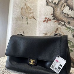 Mirror Quality Replica Chanel Souplissimo Maxi Flap Bag AS6233 Black Clone