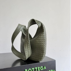 Mirror Quality Replica Bottega Veneta Veneto Men's Hobo Bag Clone