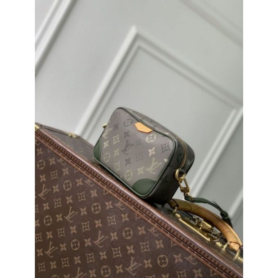 Mirror Quality Replica Louis Vuitton Trocadéro Mini Bag Men's M26937 Clone