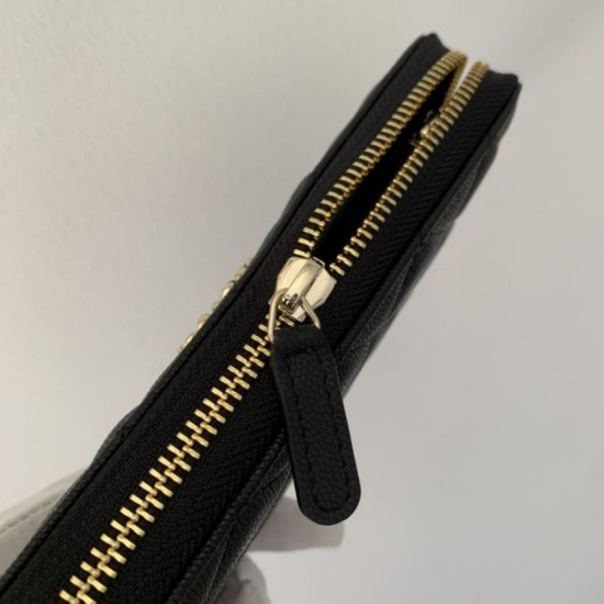 Fake Calfskin Gold-Tone Metal Wallet AP1899 black Replica