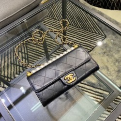 Replica Pearl Short Handle With Chain Clutch AP1001 Black