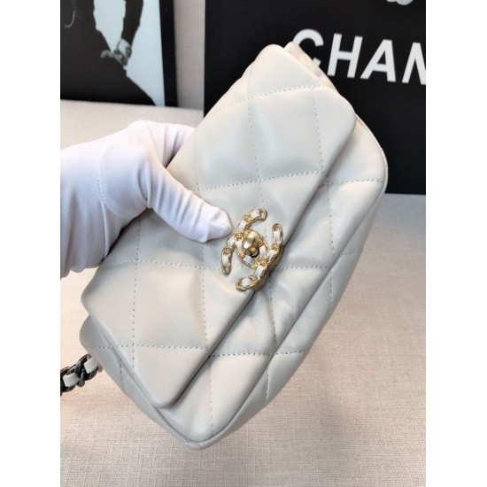 Replica 19 Waist Bag AS1163 White