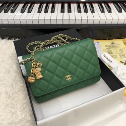 Fake Stitch Chain Grained Calfskin Woc Bag A33814 Green Replica