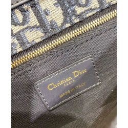 Replica Christian Dior 30 Montaigne Jacquard Canvas Clutch Bag Dark Blue Replica Christian Dior 30 Montaigne Jacquard Canvas Clutch Bag Dark Blue