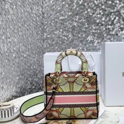 Replica Christian Dior Lady D-Lite Bag Pink Replica Christian Dior Lady D-Lite Bag Pink