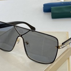 Replica Gucci GG0677 Square Sunglass Gray