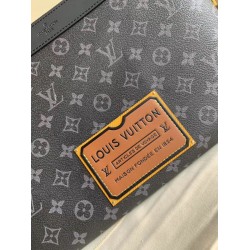 Replica Louis Vuitton Pochette Discovery GM Monogram Eclipse M69256 Replica Louis Vuitton Pochette Discovery GM Monogram Eclipse M69256