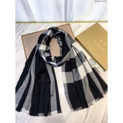 Replica Gucci Classic Large Check Cashmere Scarf Camel