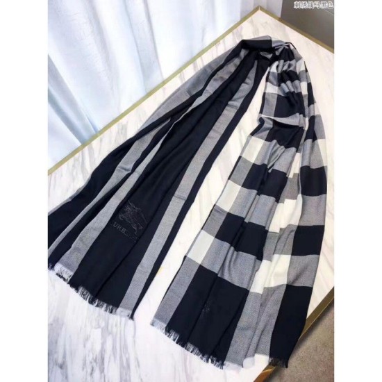 Replica Gucci Classic Large Check Cashmere Scarf Camel