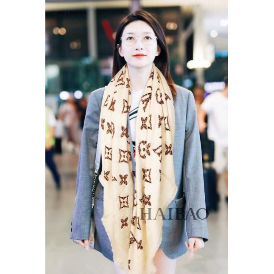 Replica Louis Vuitton Giant Jungle Monogram Shawl M75883