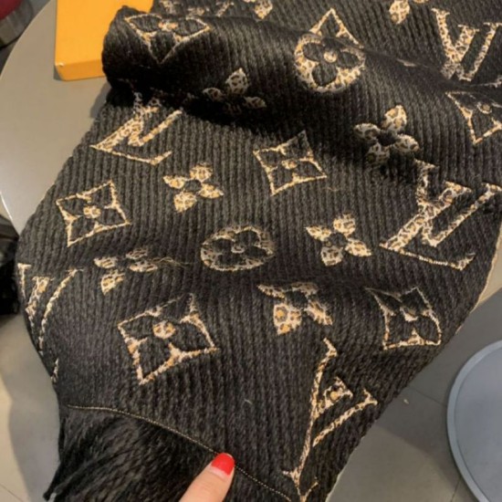 Replica Louis Vuitton Giant Jungle Logomania Scarf M75885