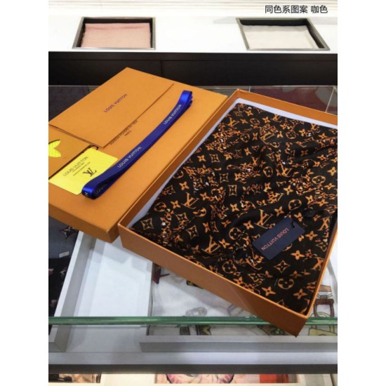 Fake Louis Vuitton Monogram Giant Jungle Shawl 110 x 200 Coffee Replica