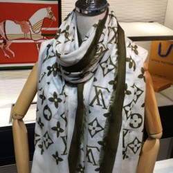 Replica Louis Vuitton Edge Pattern Monogram Cashmere Schawl Beige