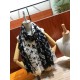 Replica Louis Vuitton Monogram Supreme Cashmere Silk Schawl Black /White
