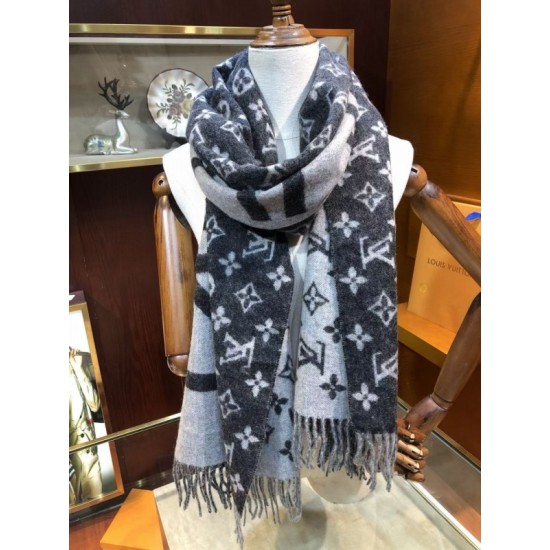 Replica Louis Vuitton Monogram Split Scarf M70924