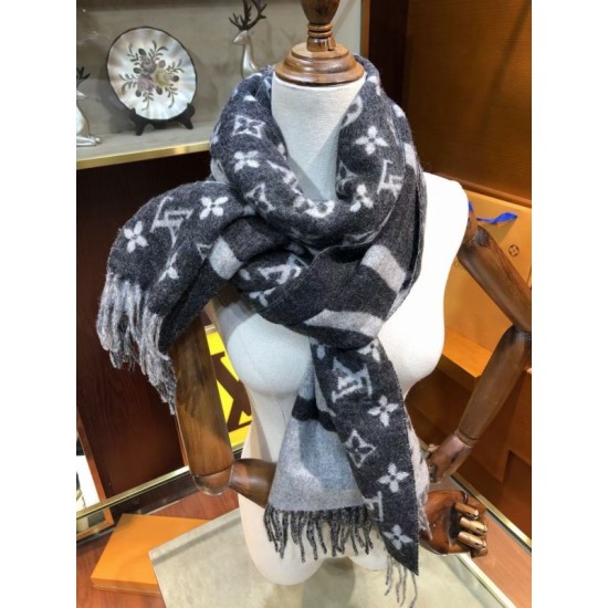 Replica Louis Vuitton Monogram Split Scarf M70924
