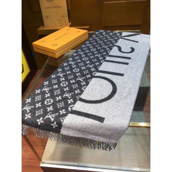 Replica Louis Vuitton Monogram Split Scarf M70924