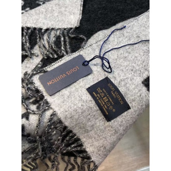 Replica Louis Vuitton Monogram Split Scarf M70924