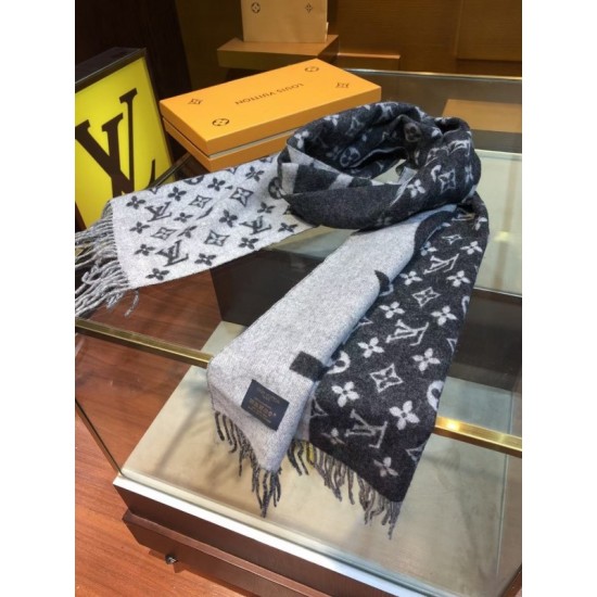 Replica Louis Vuitton Monogram Split Scarf M70924