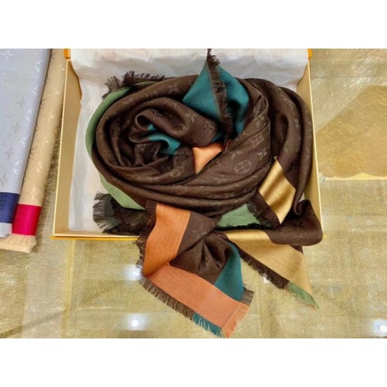 Replica Louis Vuitton On The Edge Monogram Shawl M76465