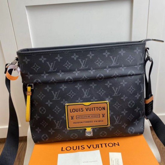 Replica Louis Vuitton Besace Zippee Monogram Eclipse M45216