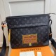 Replica Louis Vuitton Besace Zippee Monogram Eclipse M45216