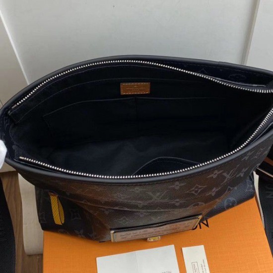 Replica Louis Vuitton Besace Zippee Monogram Eclipse M45216