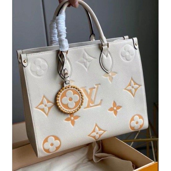Fake Louis Vuitton OnTheGo MM Bag  By The Pool M45717 Replica