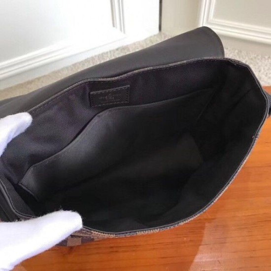 Replica Louis Vuitton District PM Bag Damier Ebene N41031