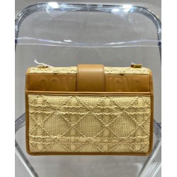 Fake Christian Dior 30 Montaigne Bag Cream Replica Replica Christian Dior 30 Montaigne Bag Cream