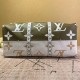 Replica Louis Vuitton Keepall Bandouliere 50 Giant Monogram M44590