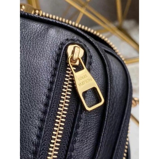 Replica Louis Vuitton Utility Crossbody Bag In Black M80450