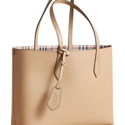 Replica Burberry The Medium Reversible Tote in Haymarket Check and Leather 40496351 Apricot