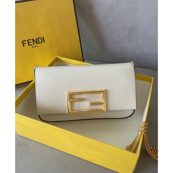Fake Wallet On Chain With Pouches Cream Replica Replica Wallet On Chain With Pouches Cream