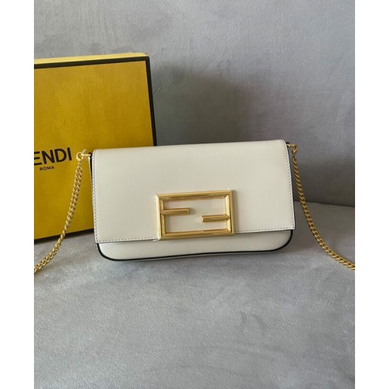 Fake Wallet On Chain With Pouches Cream Replica Replica Wallet On Chain With Pouches Cream
