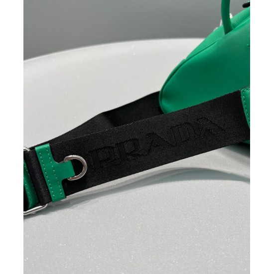 Fake Prada Triangle Bag Green Replica Replica Prada Triangle Bag Green