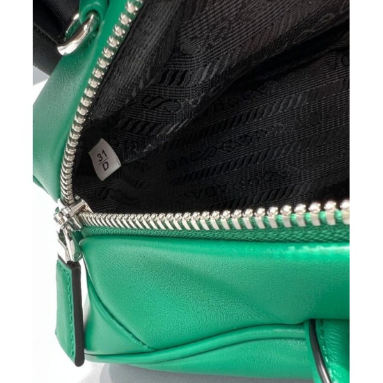 Fake Prada Triangle Bag Green Replica Replica Prada Triangle Bag Green