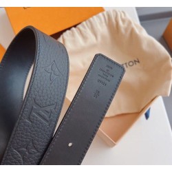 Replica Louis Vuitton LV Initiales 40MM Reversible Belt In Leather M0424V