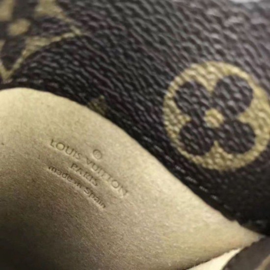 Fake Louis Vuitton Sunglasses Case MM Monogram M66544 Replica Fake Louis Vuitton Sunglasses Case MM Monogram M66544 Replica