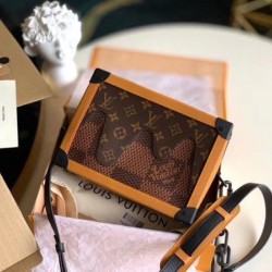 Replica Louis Vuitton LV2 Soft Trunk Messenger Bag N40381