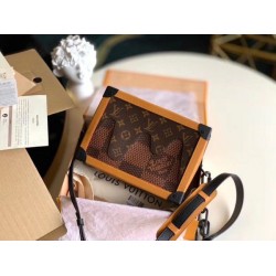 Replica Louis Vuitton LV2 Soft Trunk Messenger Bag N40381