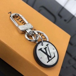 Fake Louis Vuitton Cut Circle Key Holder M67362 Replica