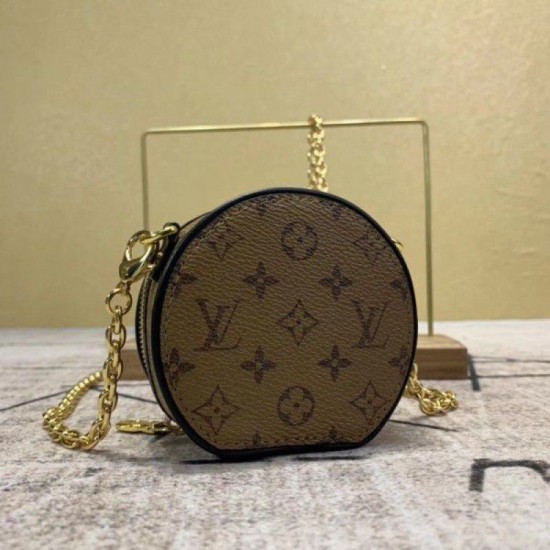 Replica Louis Vuitton Boite Chapeau Necklace Monogram Reverse M68577