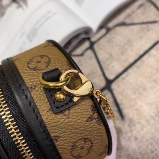 Replica Louis Vuitton Boite Chapeau Necklace Monogram Reverse M68577